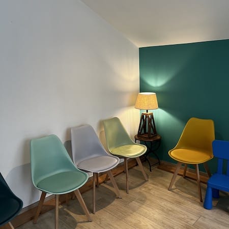 Salle d'attente, cabinet Canopée Hypnose - Nyons